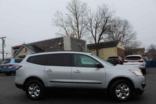 2017 Chevrolet Traverse LS