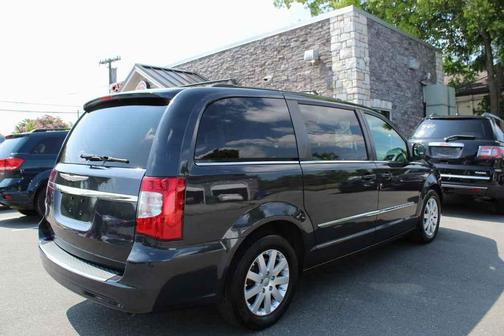 2013 Chrysler Town & Country Touring