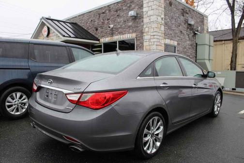 2011 Hyundai SONATA Limited 2.0T