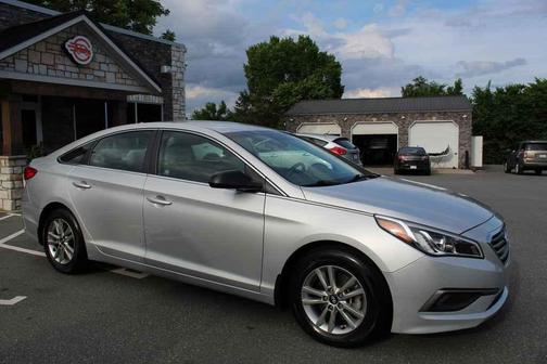 Symphony Silver 2016 Hyundai SONATA SE