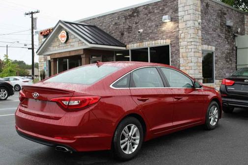 2017 Hyundai SONATA SE