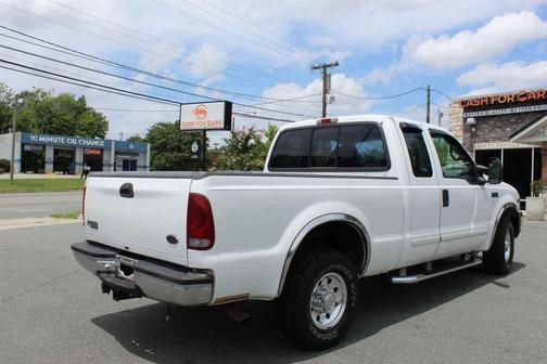 Oxford White Clearcoat 2001 Ford F-250 Lariat