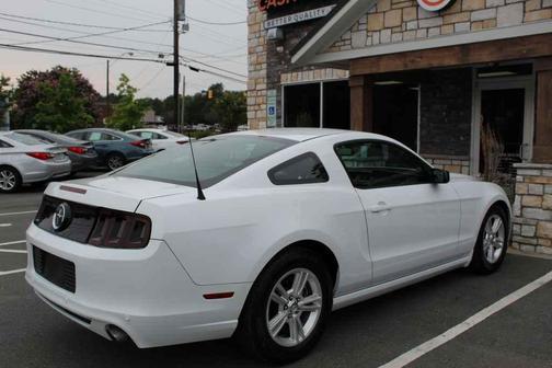 2014 Ford Mustang V6