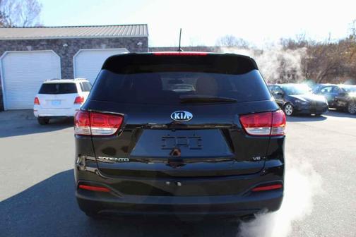 2017 Kia Sorento LX