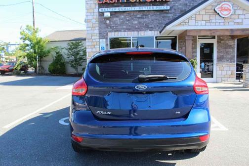 Lightning Blue 2018 Ford Focus SE