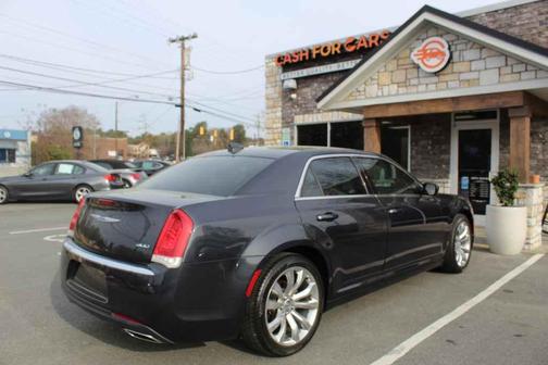 2019 Chrysler 300 Touring