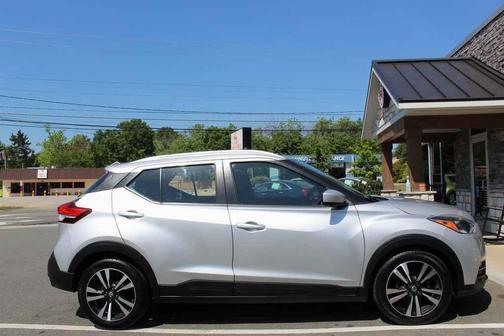 Brilliant Silver 2020 Nissan Kicks SV