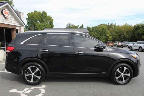 Ebony Black 2017 Kia Sorento EX