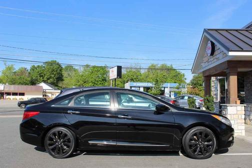 Midnight Black Mica 2012 Hyundai SONATA SE