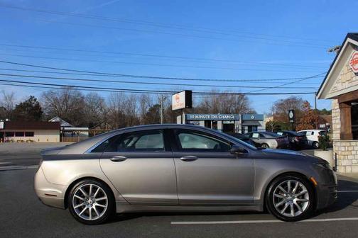 2016 Lincoln MKZ Base
