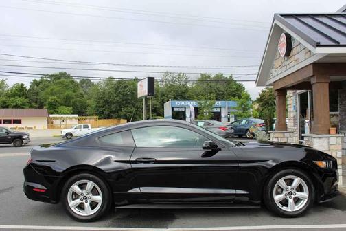 2017 Ford Mustang V6