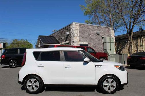 2016 Kia Soul Base