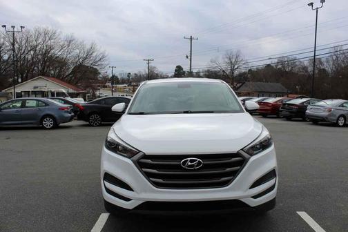 2016 Hyundai TUCSON SE
