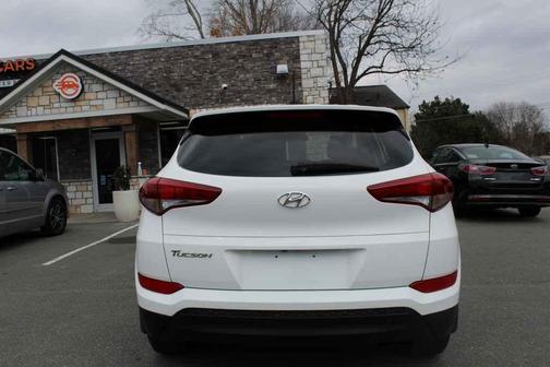 2016 Hyundai TUCSON SE