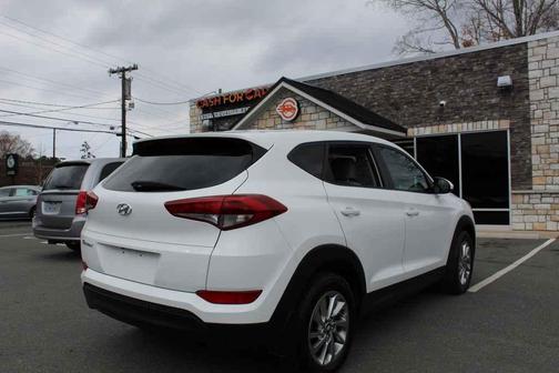 2016 Hyundai TUCSON SE