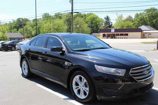 Tuxedo Black Metallic 2013 Ford Taurus SEL