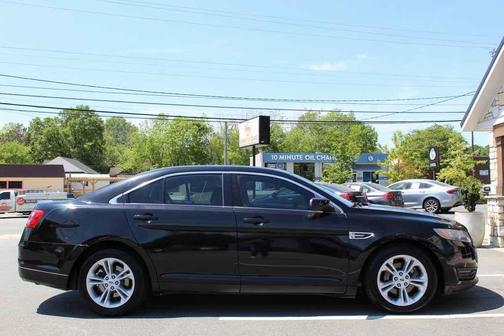 Tuxedo Black Metallic 2013 Ford Taurus SEL