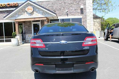 Tuxedo Black Metallic 2013 Ford Taurus SEL
