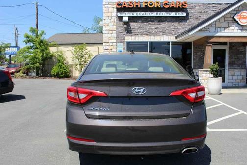 Dark Truffle 2017 Hyundai SONATA SE