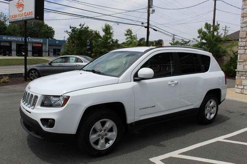 Bright White Clearcoat 2017 Jeep Compass Latitude