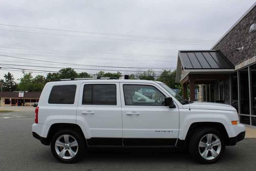 Bright White Clearcoat 2012 Jeep Patriot Limited