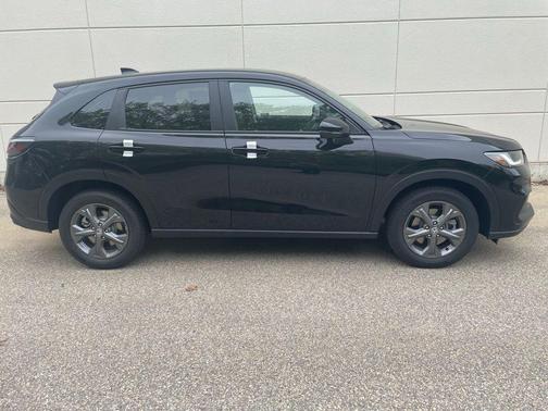 Crystal Black 2027 Honda HR-V LX