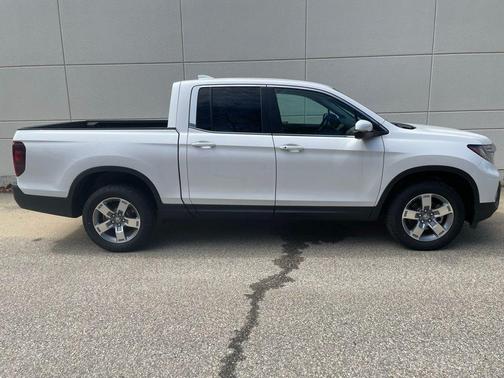 Platinum White 2026 Honda Ridgeline RTL