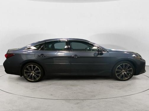 2020 Toyota Avalon XSE