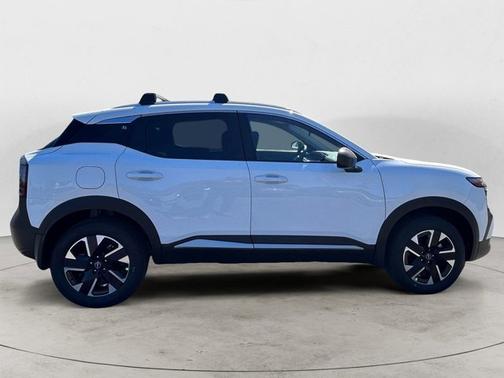 Fresh Powder 2026 Nissan Kicks SV