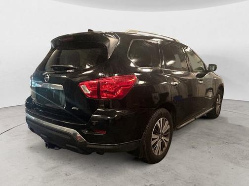2020 Nissan Pathfinder S
