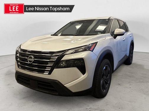 Everest White Pearl 2024 Nissan Rogue SV
