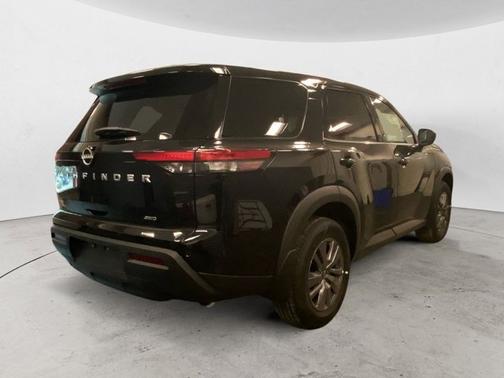 2025 Nissan Pathfinder S