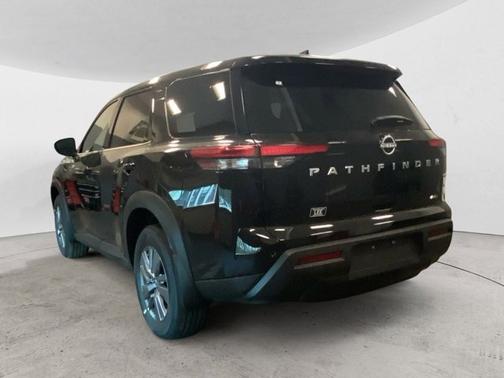 2025 Nissan Pathfinder S