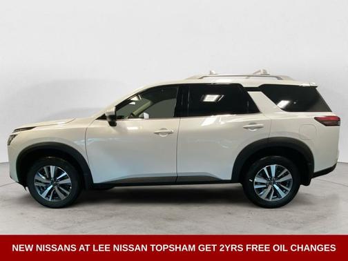 2025 Nissan Pathfinder SL