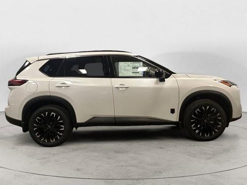 Everest White Pearl Tricoat 2026 Nissan Rogue Dark Armor
