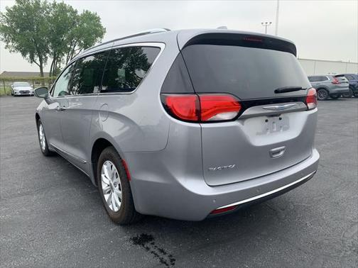 2018 Chrysler Pacifica Touring-L