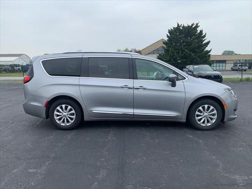 2018 Chrysler Pacifica Touring-L