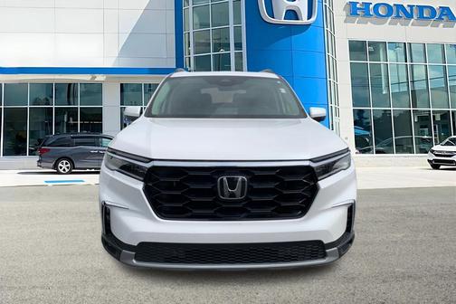 Platinum White 2023 Honda Pilot Touring 8-Passenger