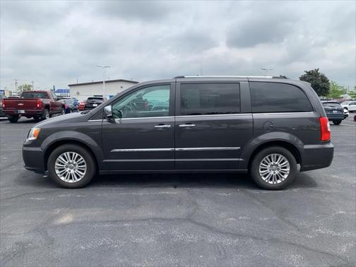 2016 Chrysler Town & Country Limited