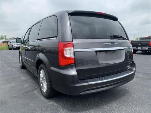 2016 Chrysler Town & Country Limited