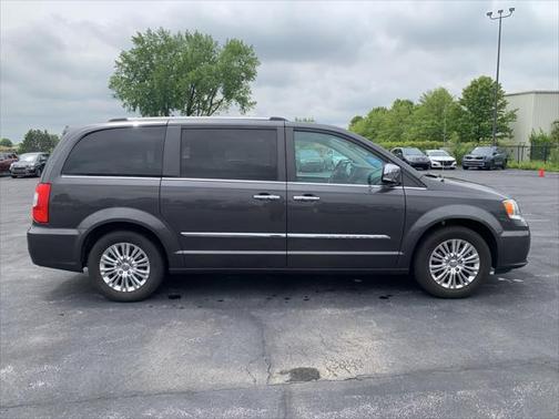 2016 Chrysler Town & Country Limited