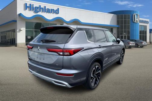 Mercury Gray Metallic 2024 Mitsubishi Outlander SE 2.5 S-AWC