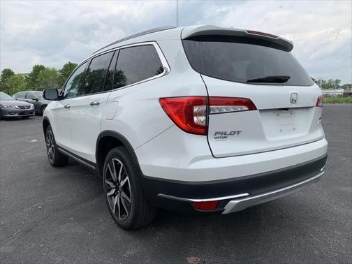 2022 Honda Pilot Touring 8-Passenger