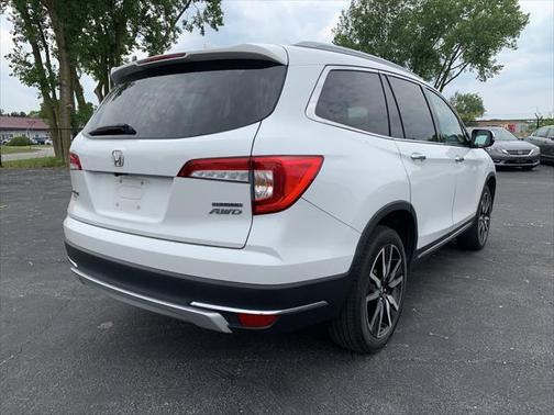 2022 Honda Pilot Touring 8-Passenger