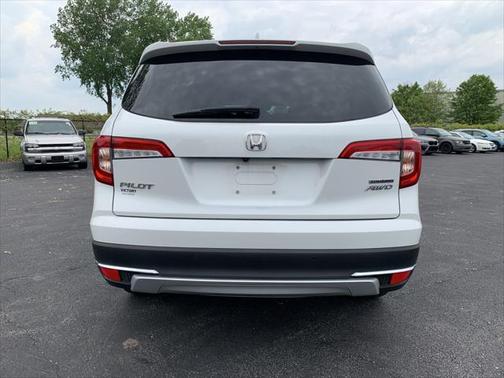 2022 Honda Pilot Touring 8-Passenger