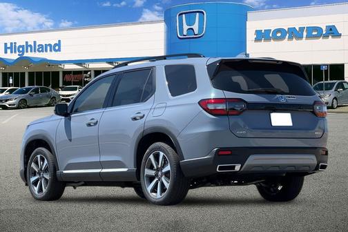 2025 Honda Pilot Touring 8-Passenger