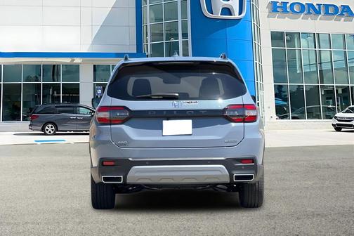 2025 Honda Pilot Touring 8-Passenger