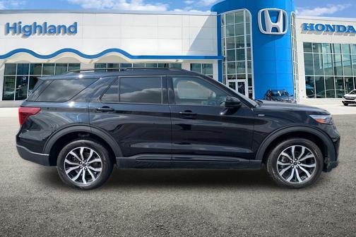 Agate Black Metallic 2023 Ford Explorer ST-Line