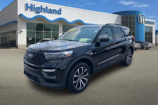 Agate Black Metallic 2023 Ford Explorer ST-Line