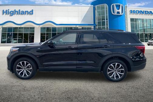 Agate Black Metallic 2023 Ford Explorer ST-Line